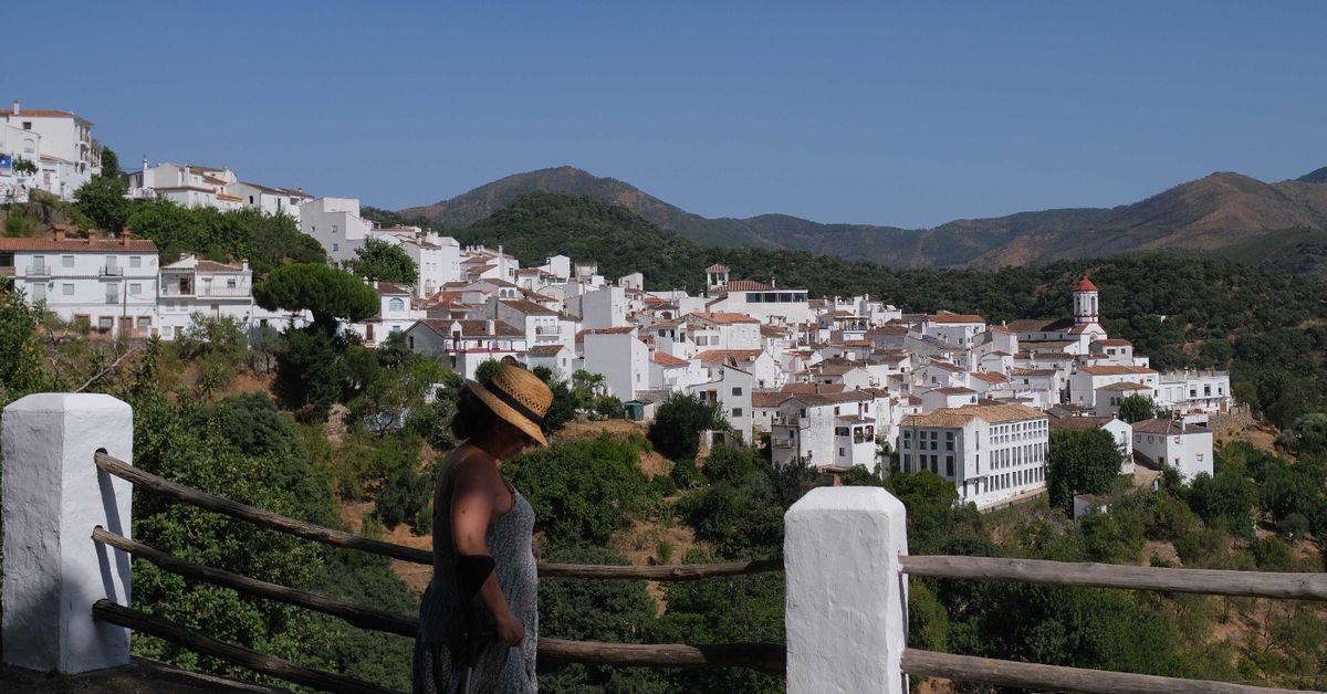 Sin cajero, sin autobús y sin médico: el día a día en los pueblos más pequeños de Málaga