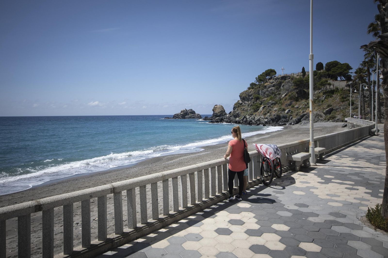 La Costa de Granada engalana sus playas para la fase 2