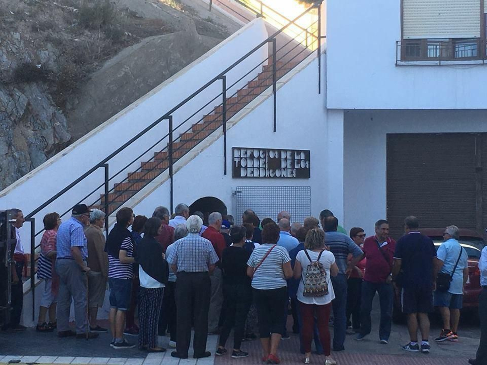 Un grupo de segovianos durante la visita a la Torre de los Perdigones.