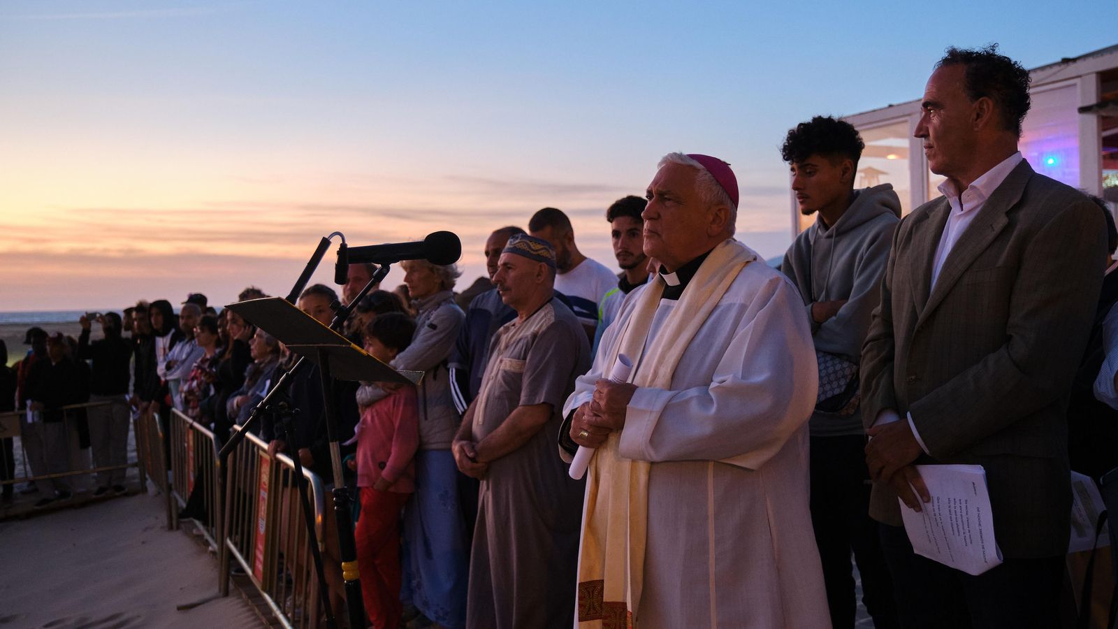 Un momento de la vigilia, al atardecer.