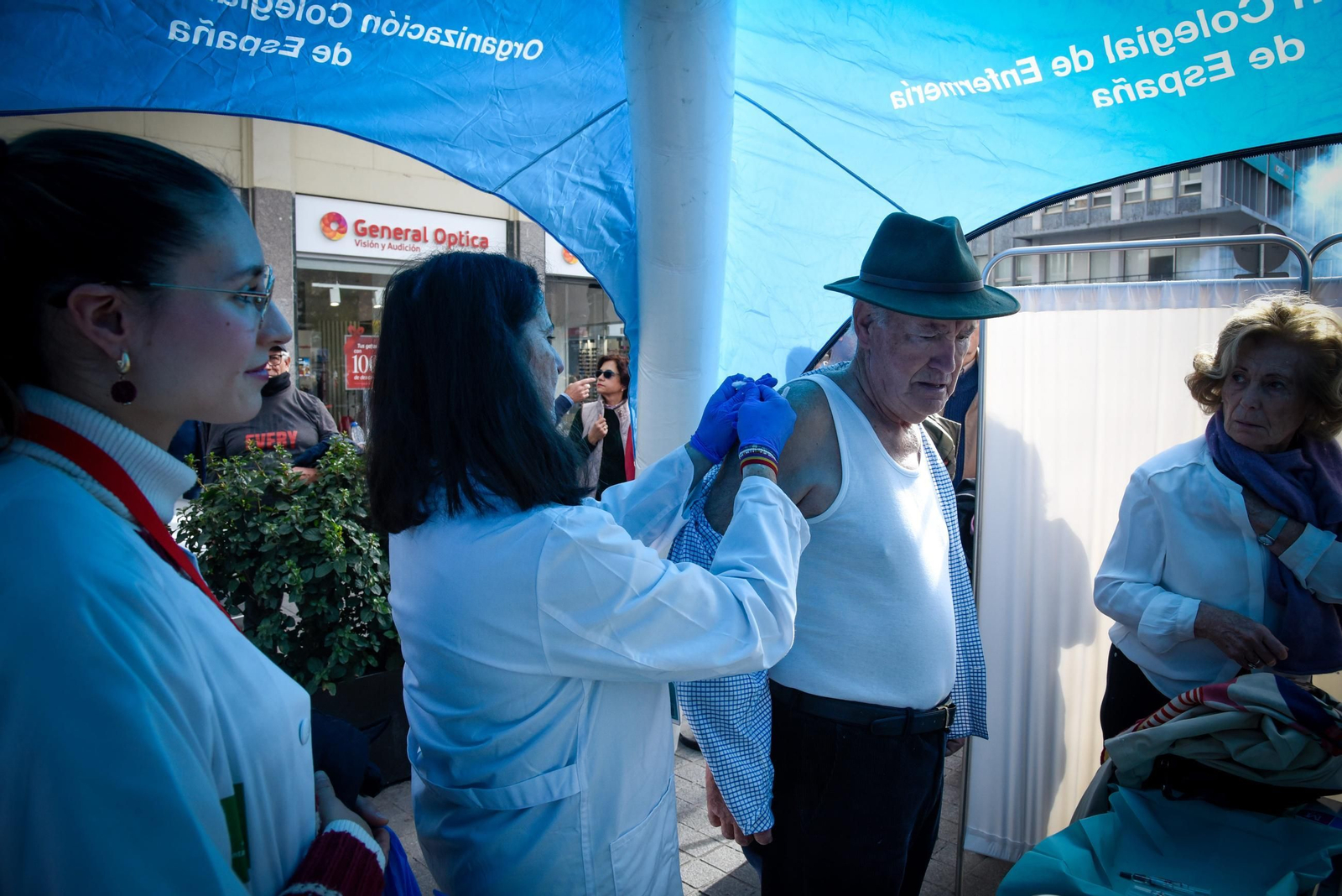 Un momento de la jornada de vacunación sin cita en las 'Setas' de la Encarnación.
