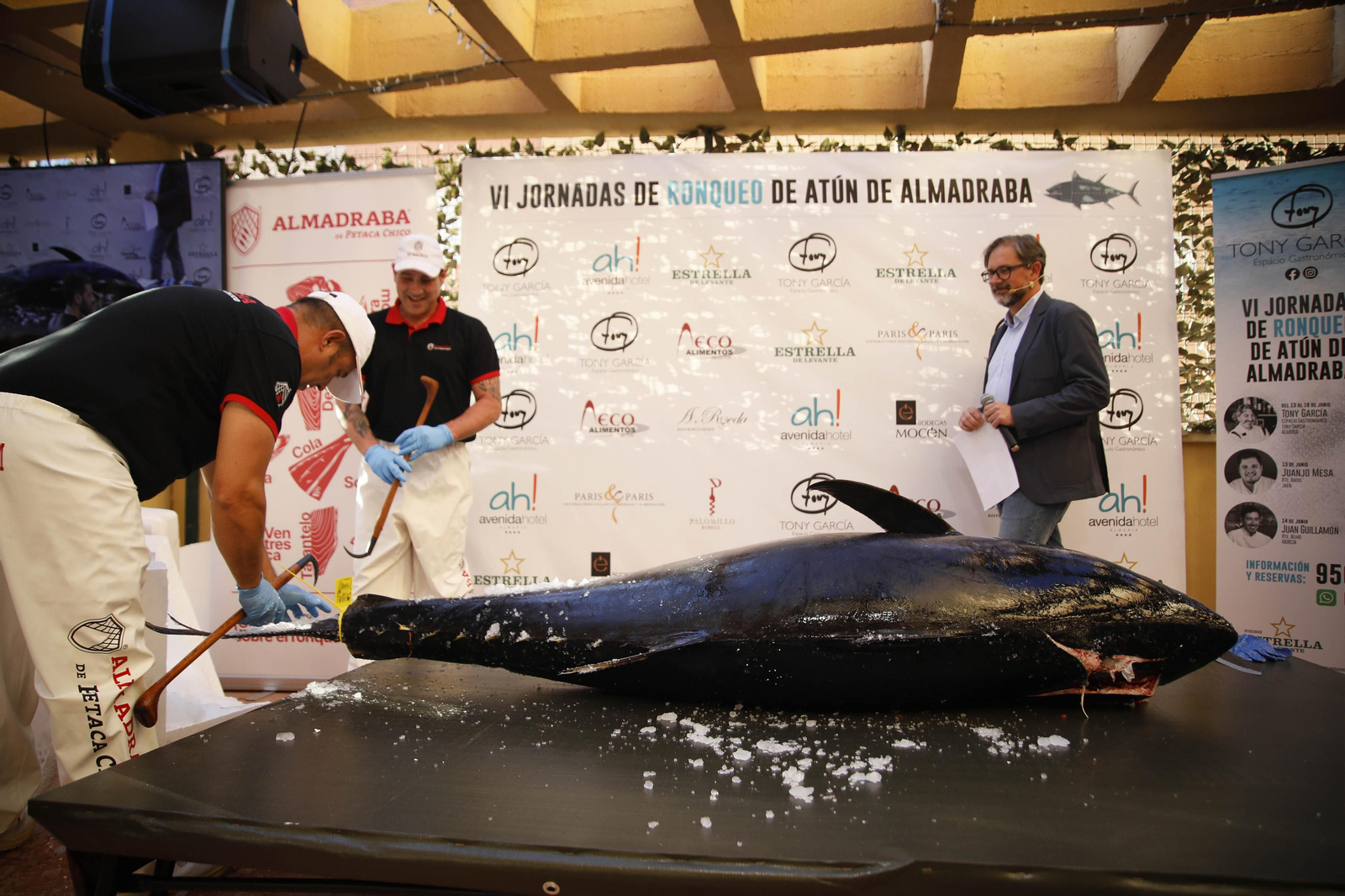 El ronqueo del atún en el Espacio Gatronómico Tony García, en imágenes