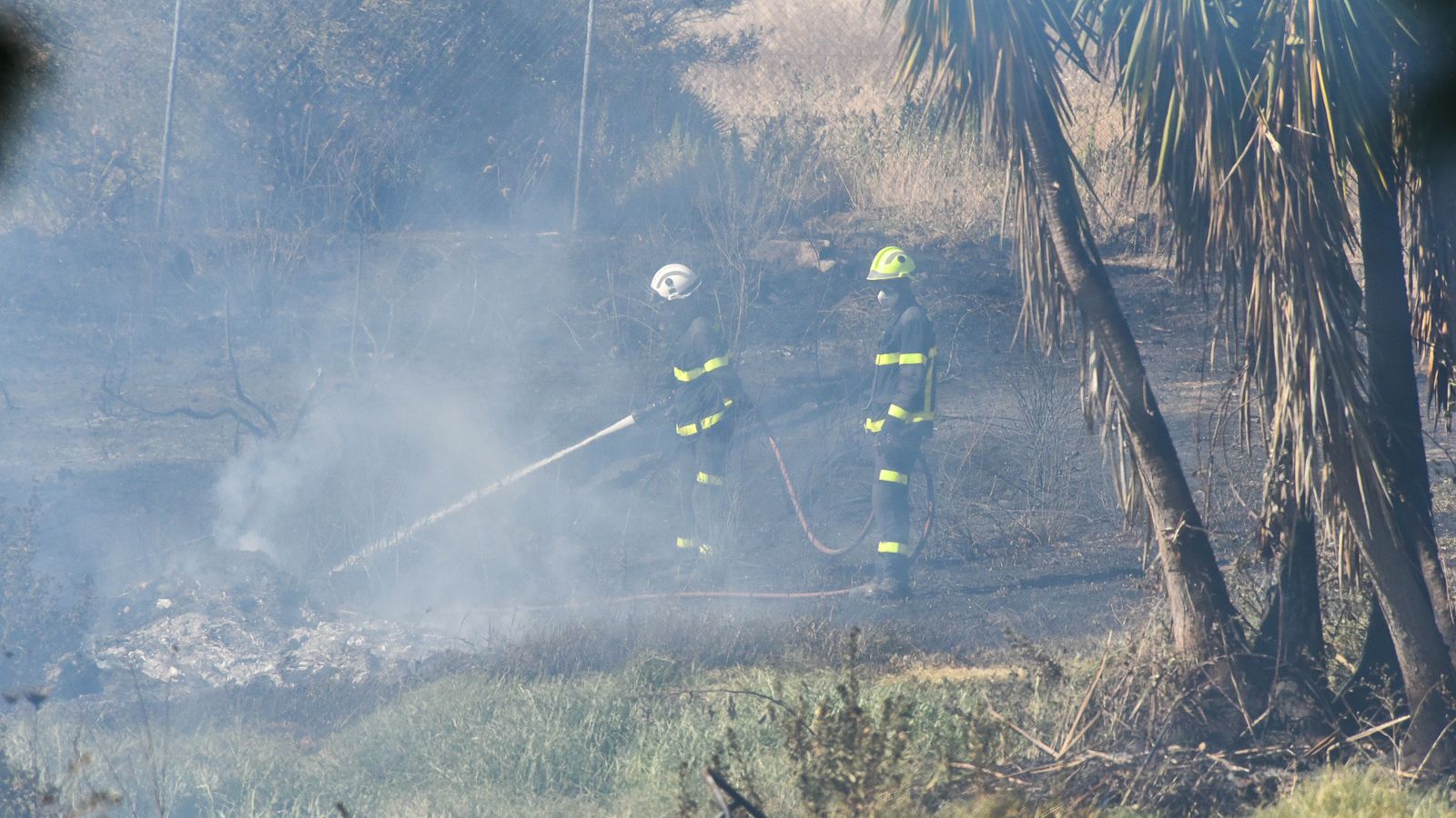 Las fotos del incendio en la barriada de San Bernabé