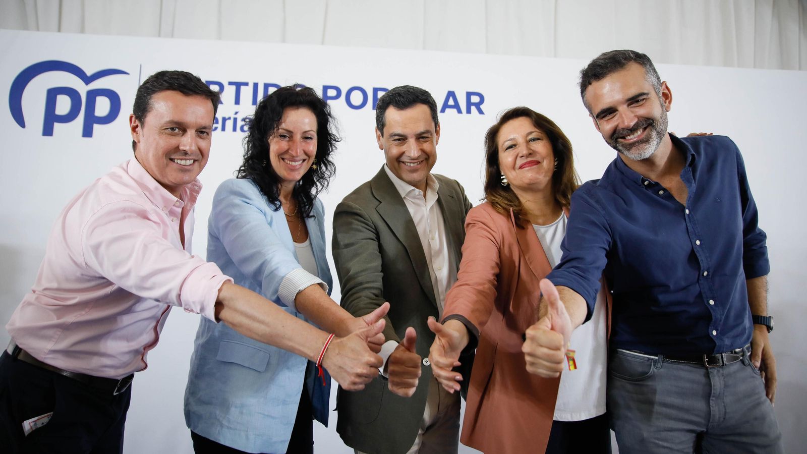 Moreno y Crespo junto a políticos del PP almeriense en el acto celebrado en La Cañada.