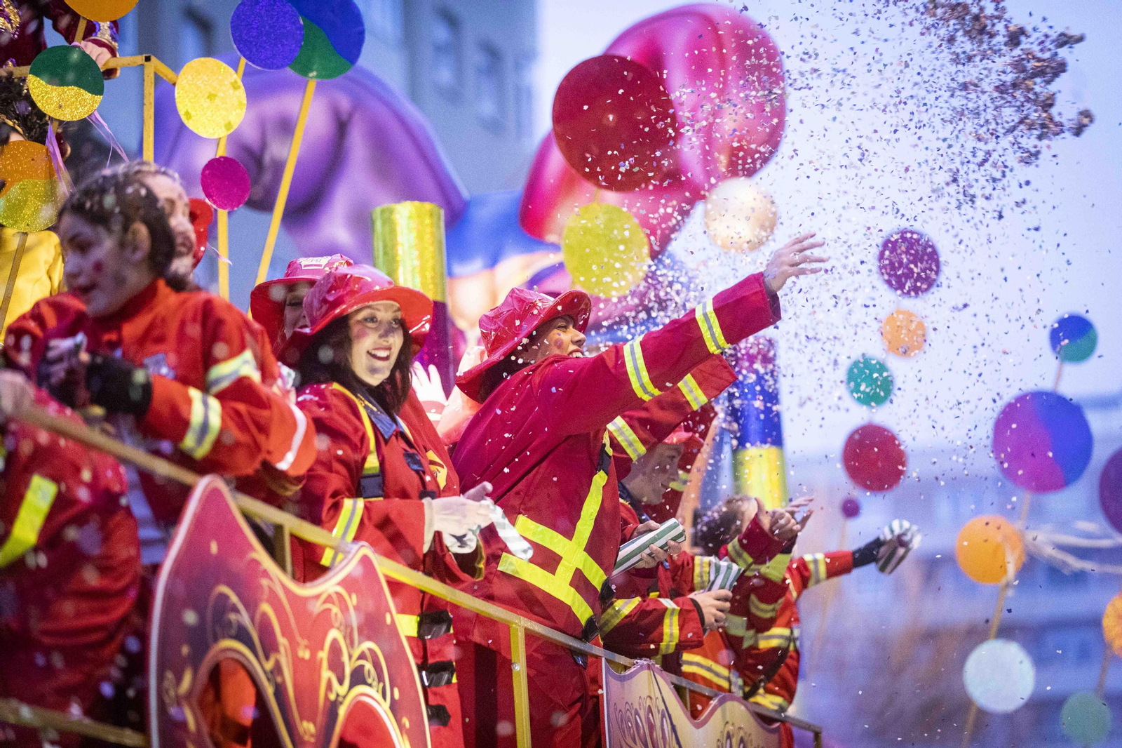 La Cabalgata Magna del Carnaval de Cádiz 2024, en imágenes