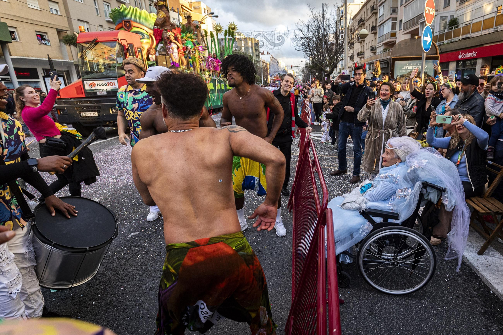 Búscate entre las mejores imágenes de la Cabalgata Magna