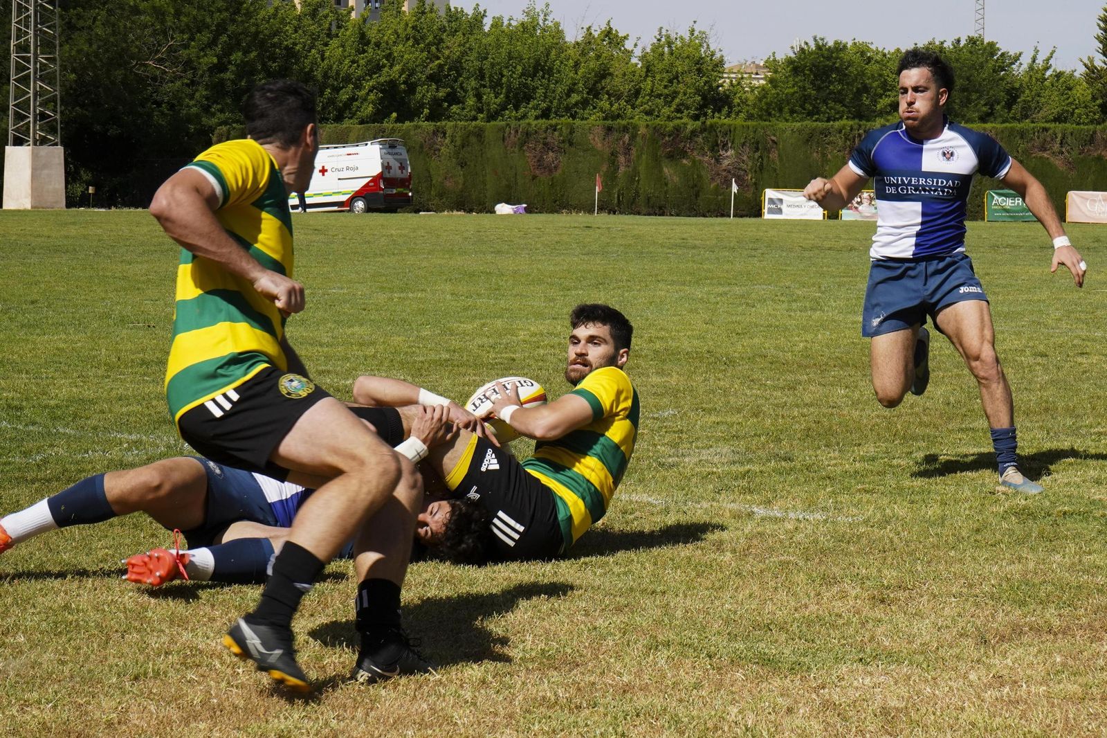 Las mejores fotos del partido del ascenso a División de Honor B de rugby entre Universidad de Granada y Portuense