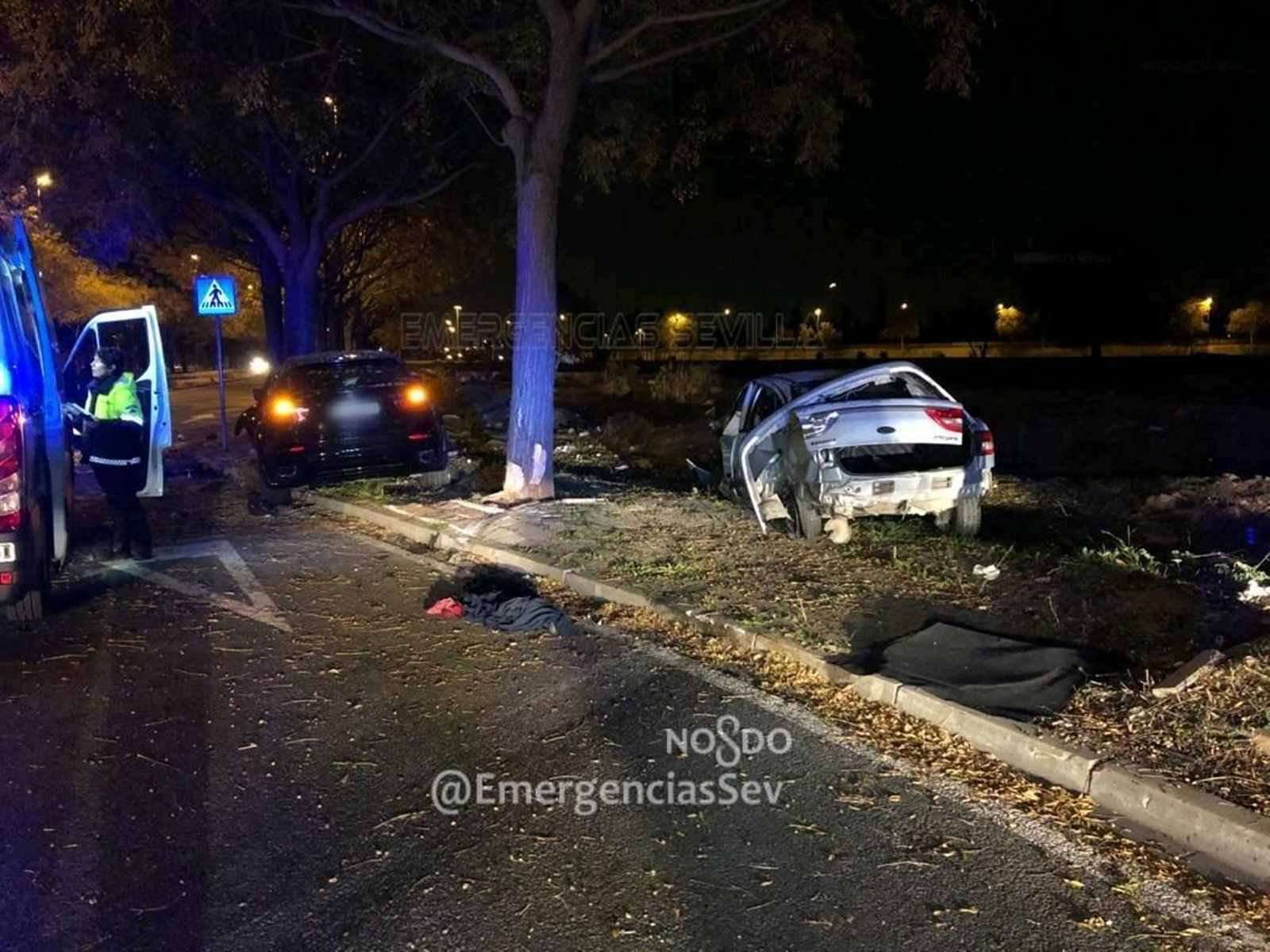 Dos coches implicados en un accidente.