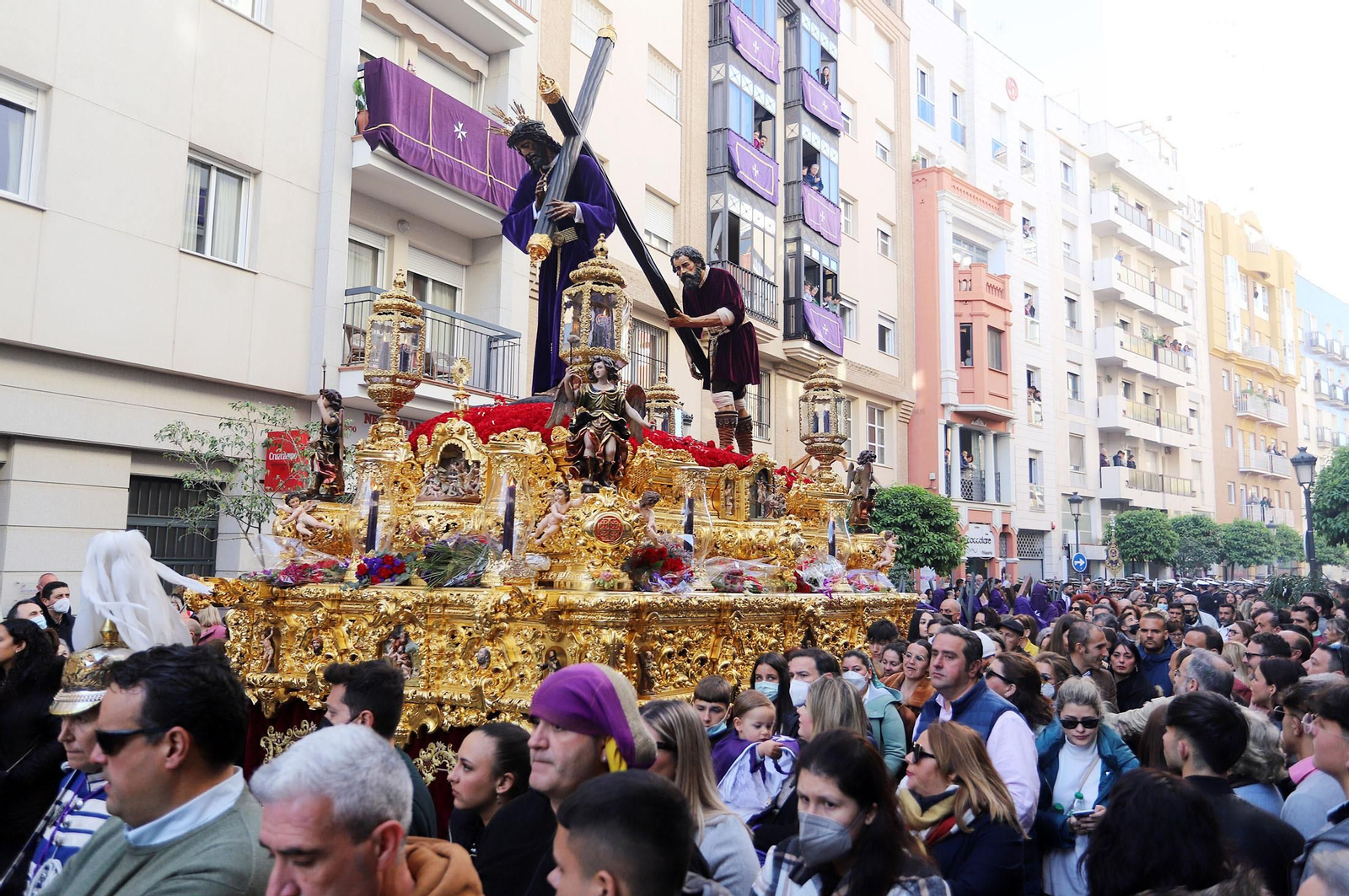 Imágenes del Nazareno en la madrugá de Huelva