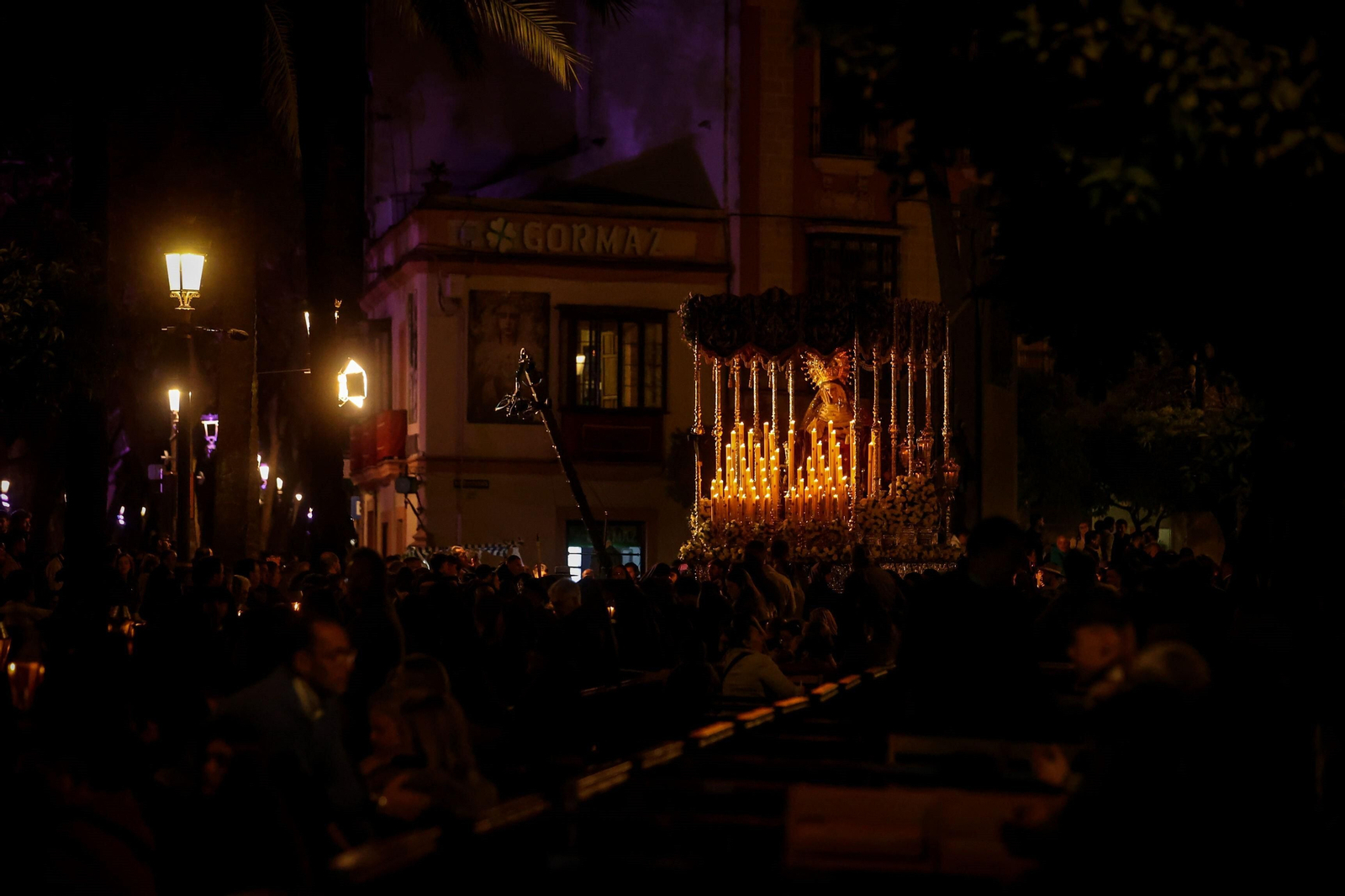 Madrugada del Viernes Santo en Jerez: imágenes de la Noche de Jesús