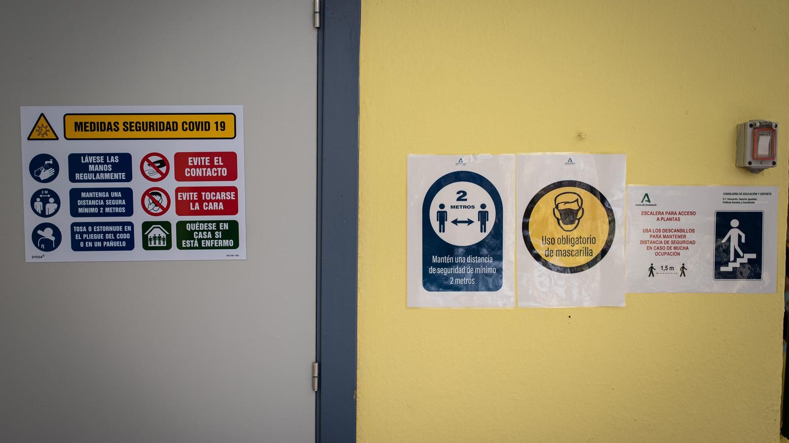 Indicaciones de seguridad frente a contagios en un centro.