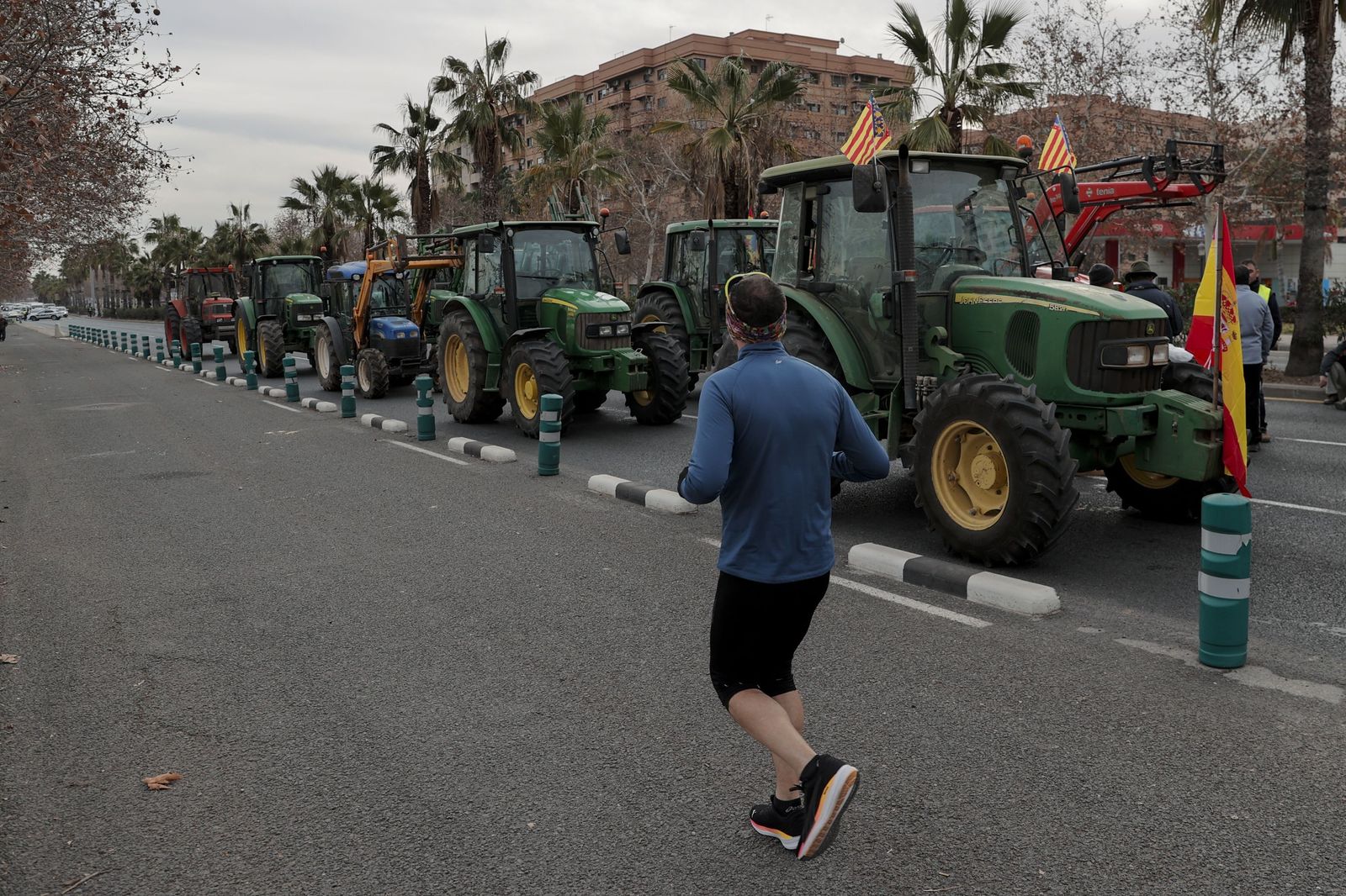 Las imágenes de la tractorada por las carreteras españolas: el campo para las principales vías