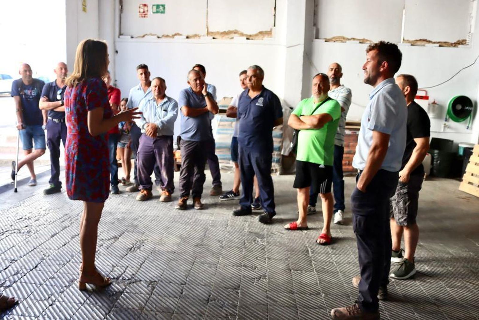 Reunión de la alcaldesa con algunos de los trabajadores.