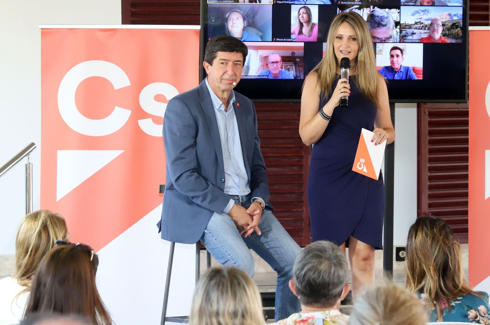 Los coordinadores regional y provincial, Juan Marín y María Ponce, durante el acto de ayer.
