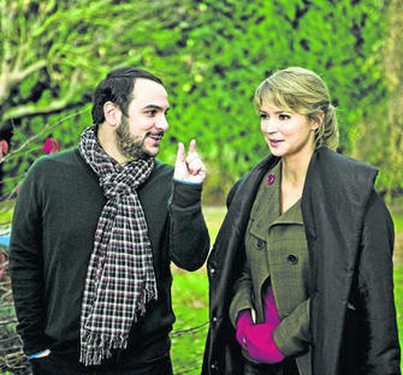Los protagonistas de la comedia François-Xavier Demaison y Virginie Efira.