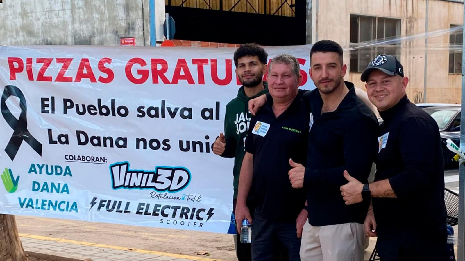 Evento solidario del malagueño Álvaro Faura en Paiporta en el primer aniversario de la DANA en Valencia.