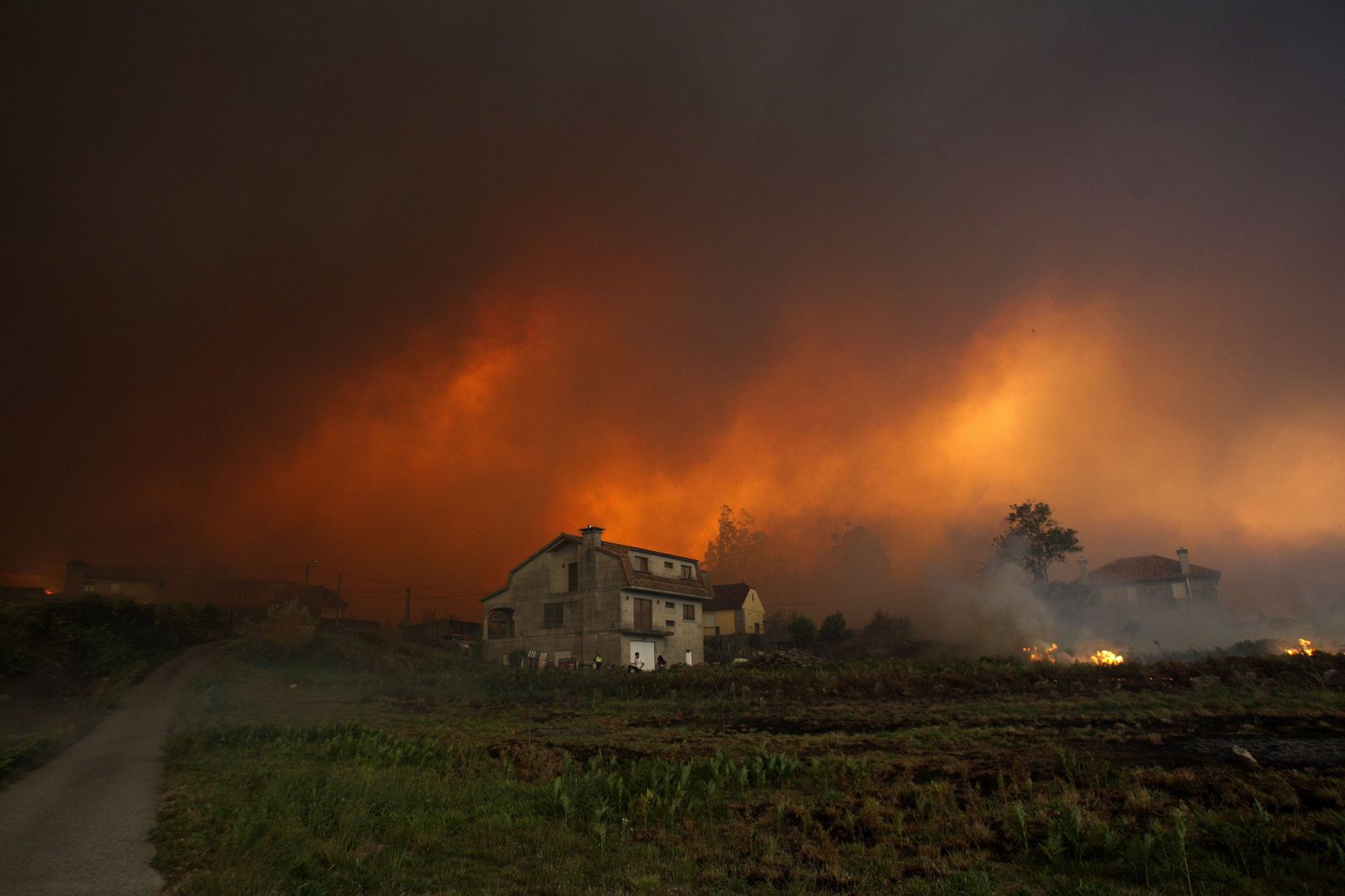 Los incendios declarados en Galicia, en imágenes