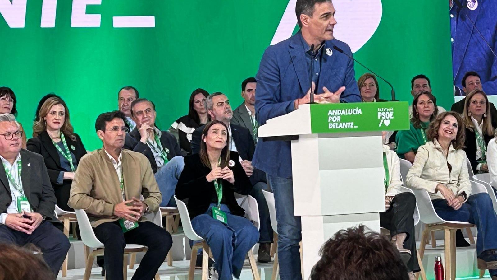 Pedro Fernández y detrás la nueva ejecutiva, con los granadinos Paco Cuenca, Olga Manzano e Ignacio Henares en la imagen.