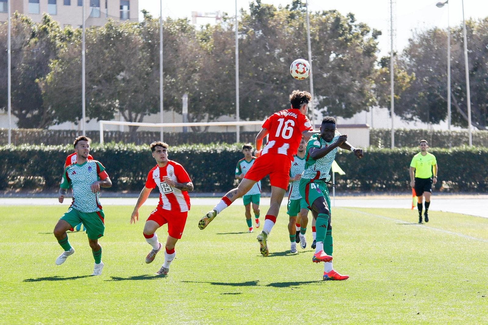 Las imágenes de Segunda RFEF entre Almeria B y recreativo de Granada