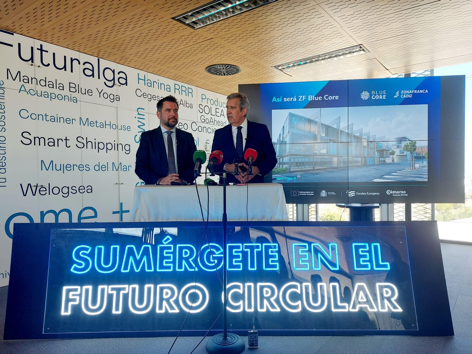 Fran González y Javier Collado, durante la presentación del ZF Blue Core.