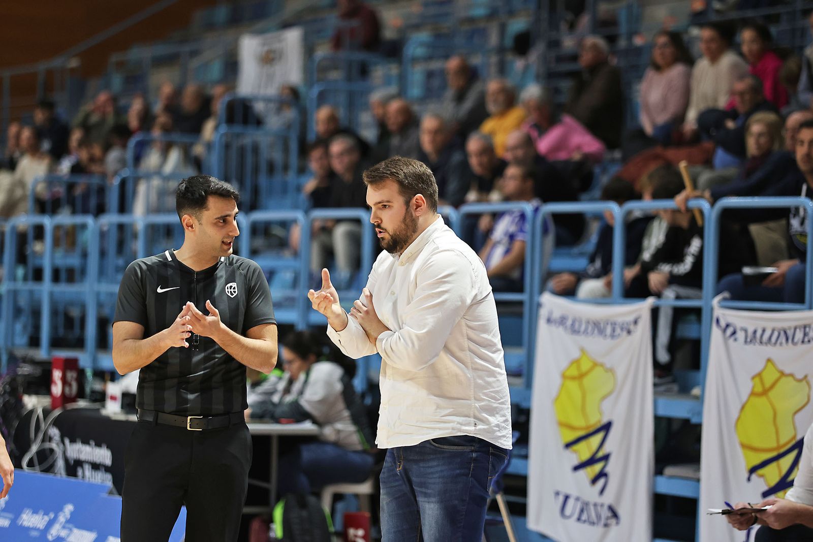 Imágenes del encuentro de baloncesto entre el Ciudad de Huelva y el Damex UDEA Algeciras