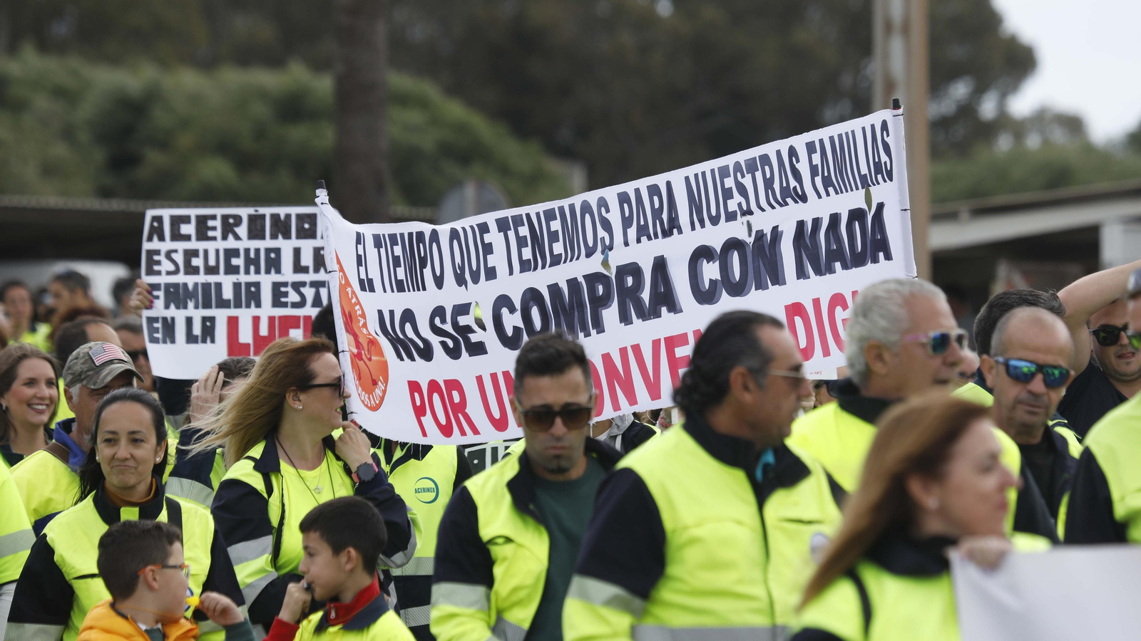 Fotos de la concentración de Acerinox por el Primero de Mayo Fotos de la concentración de Acerinox por el Primero de Mayo