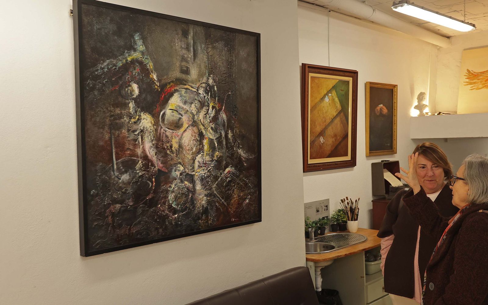 Fotos de la exposición de Juan Zahara en la asociación cultural Alarte de Algeciras