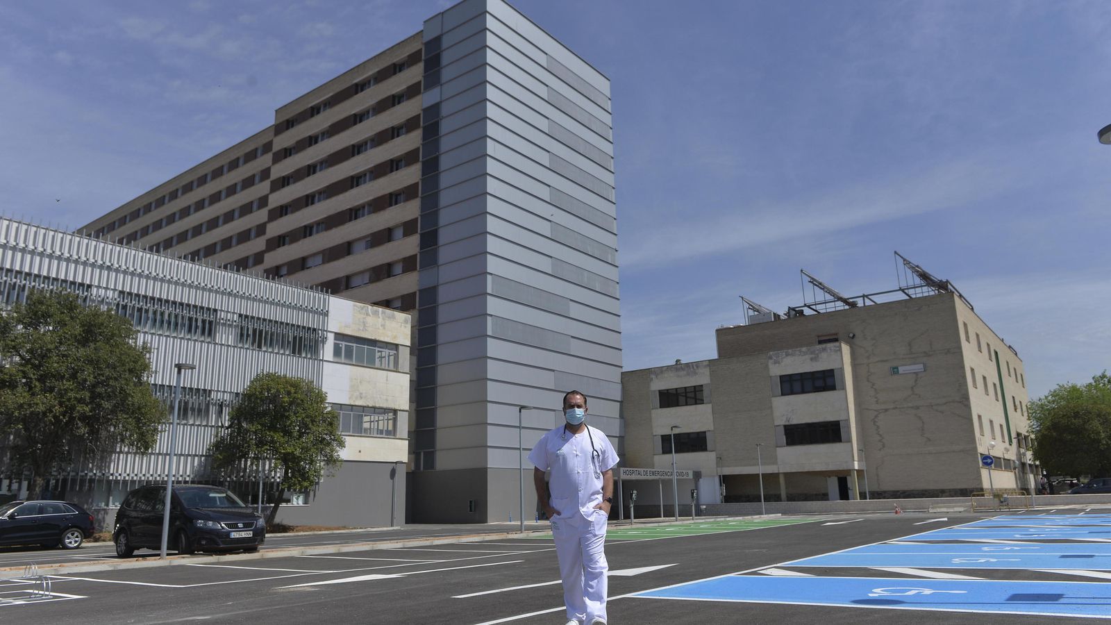 Vista general del hospital desde el exterior.