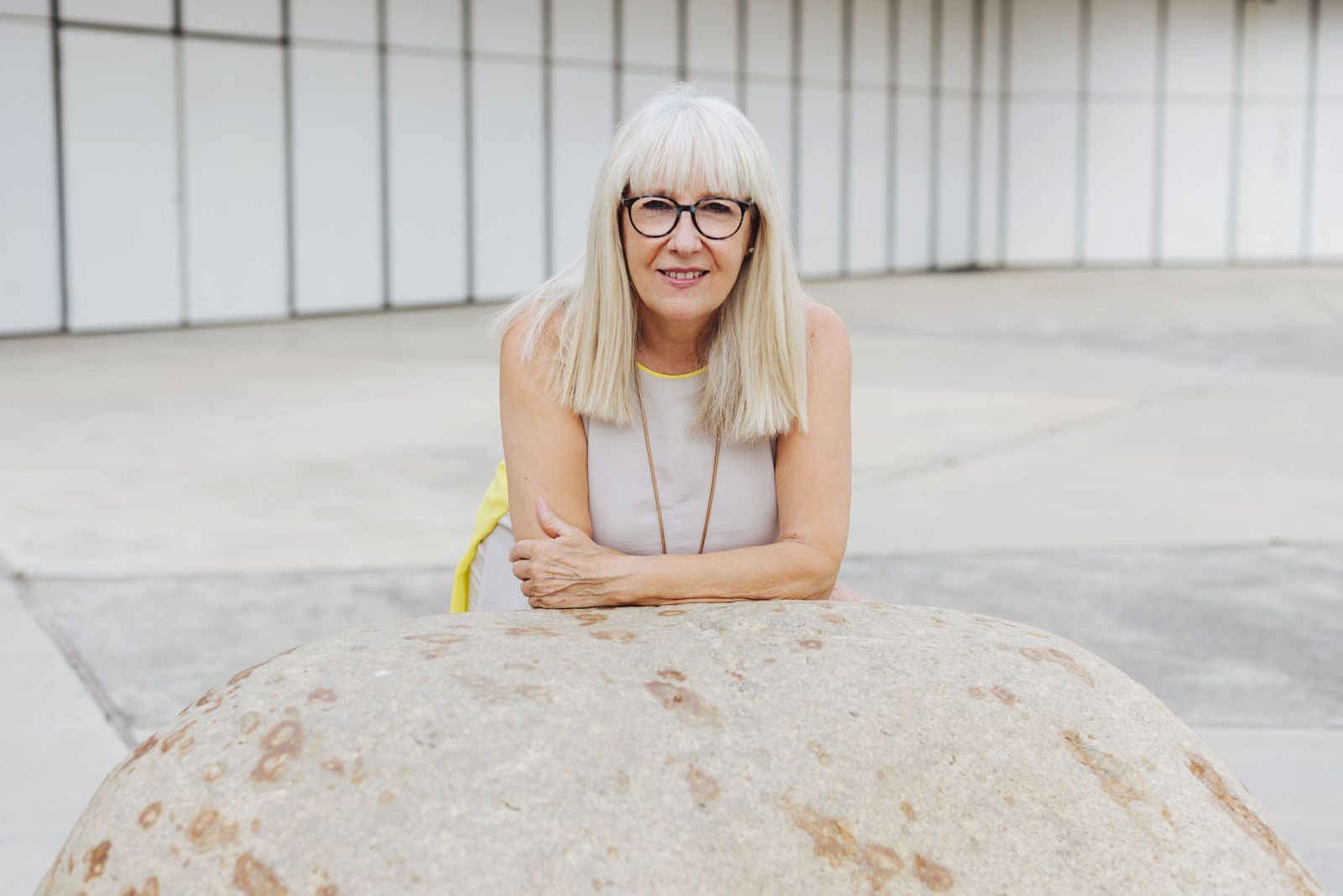 Carmen Canet es una extraordinaria escritora almeriense, afincada en Granada.