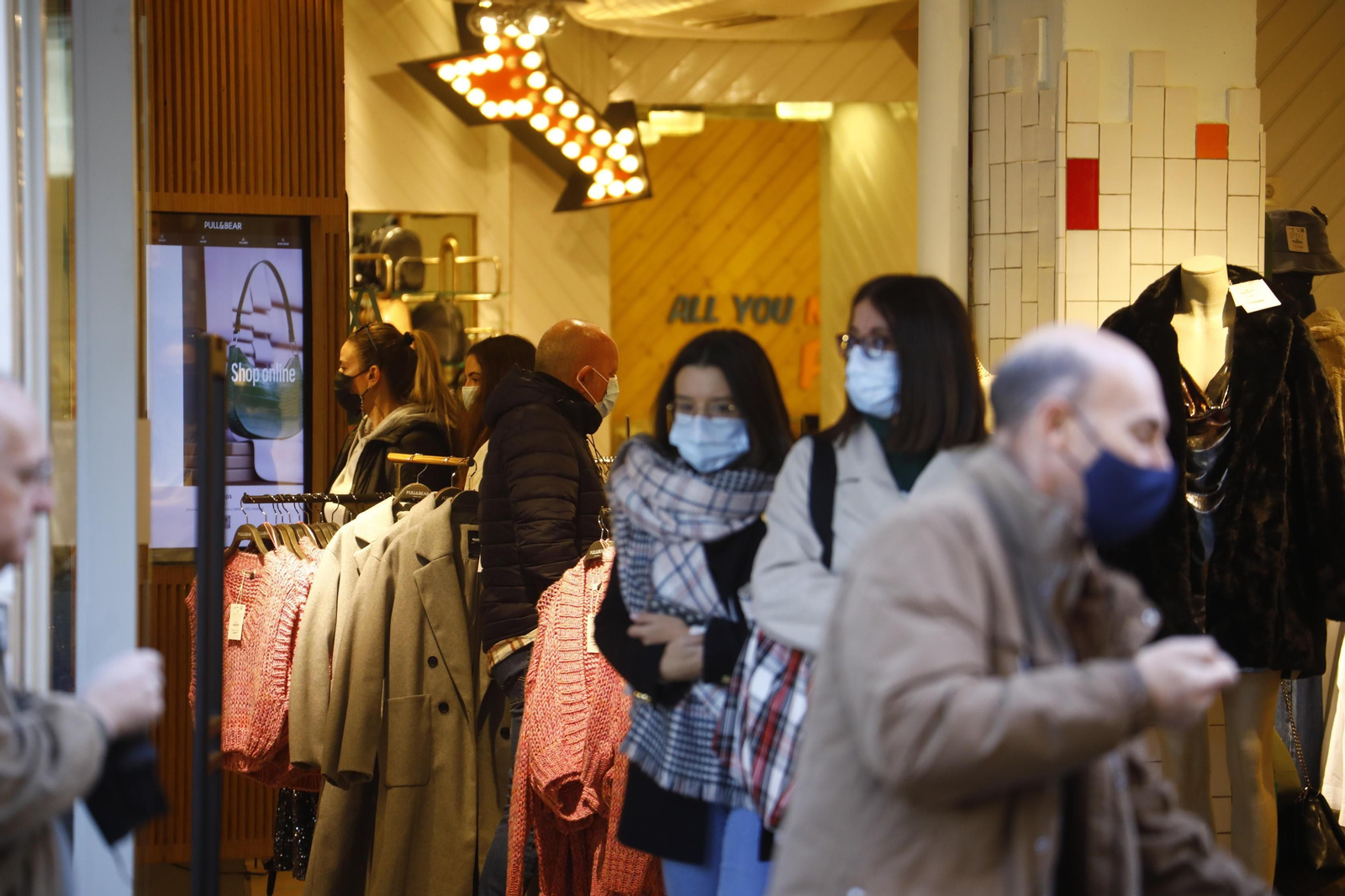 Arranca la jornada de compras navideñas en Córdoba, en imágenes