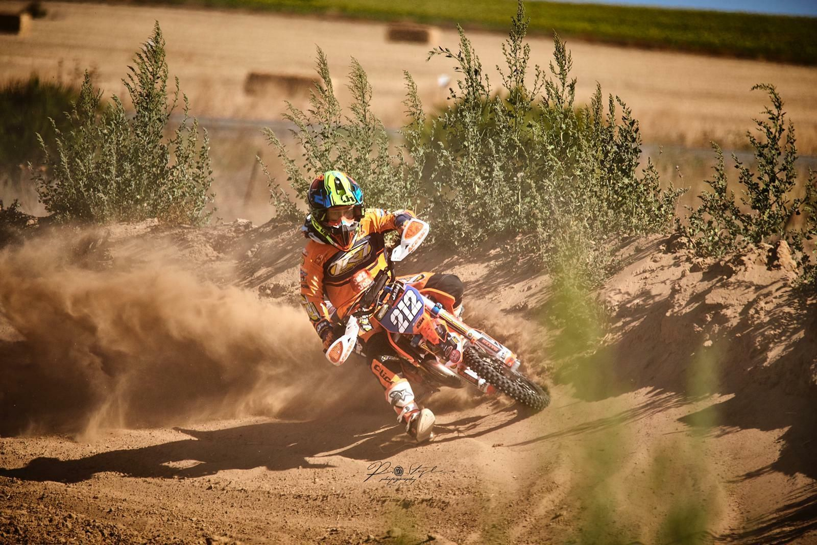 Jaime Borrego, piloto jerezano de 11 años, en acción.