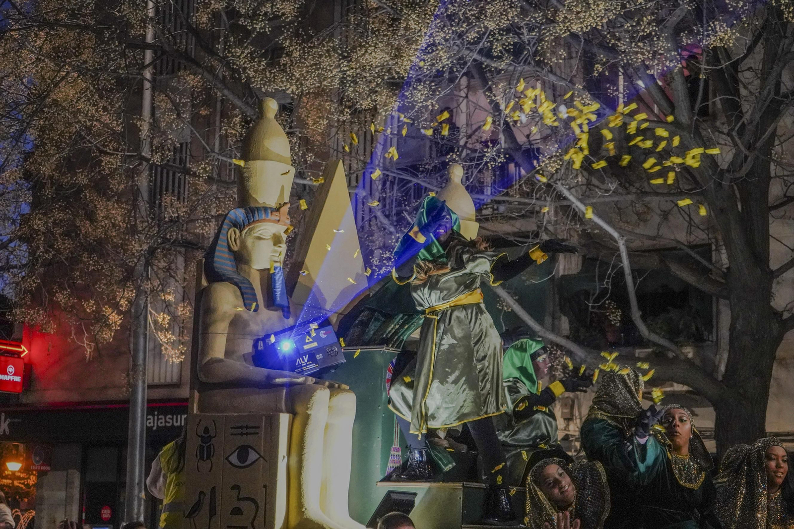 La cabalgata de los Reyes Magos de Granada, en imágenes