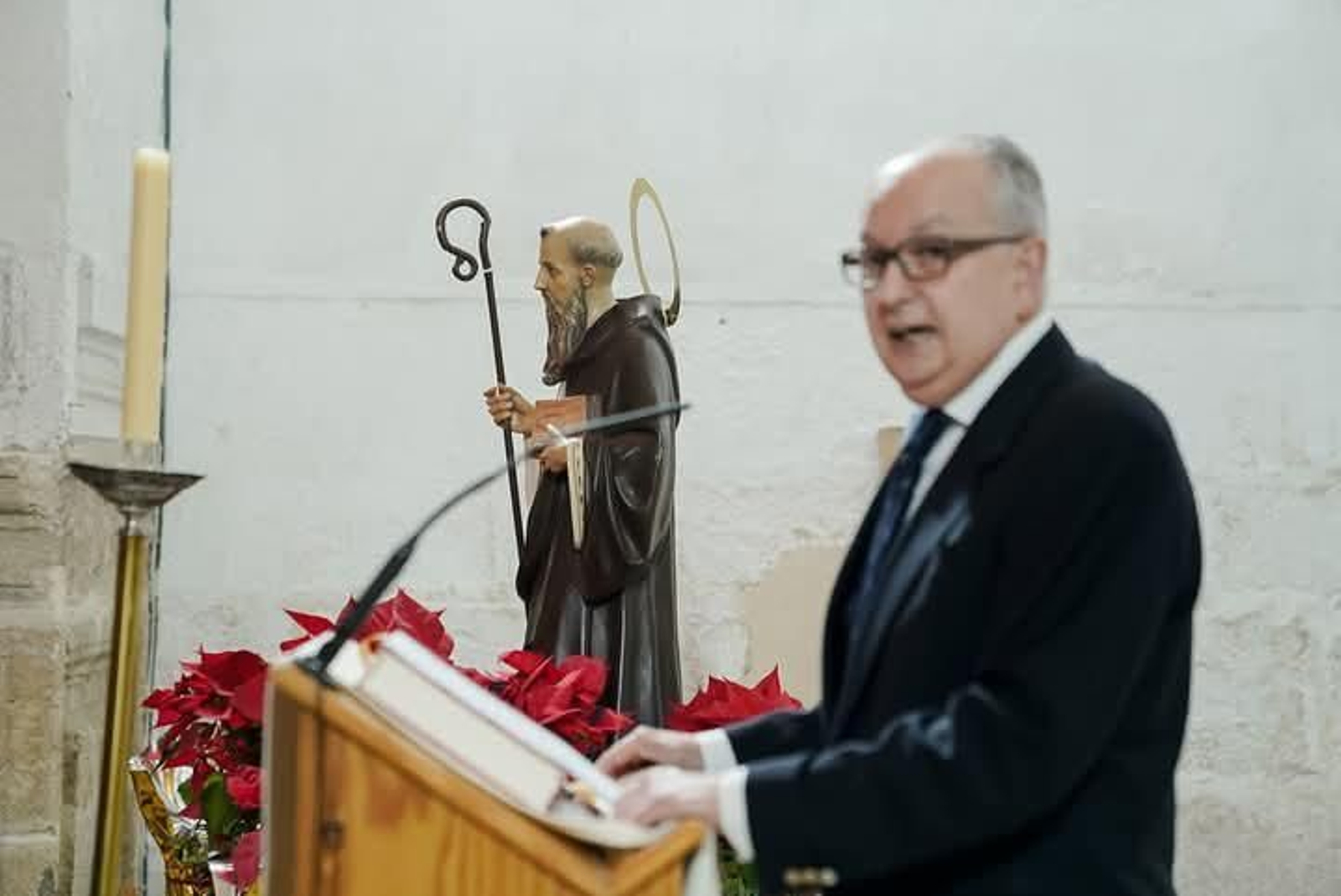 Pregón de Luis Columna a San Antón, en imágenes