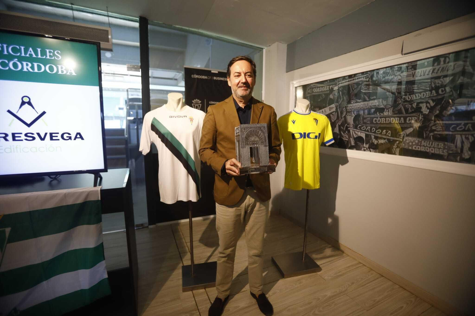 El Córdoba CF presenta el Trofeo Puertas de Córdoba, en imágenes