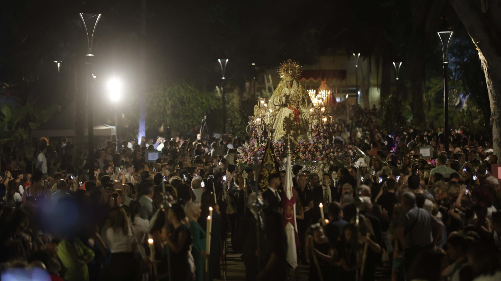 La Magna Mariana de Algeciras por el Parque María Cristina, en imágenes