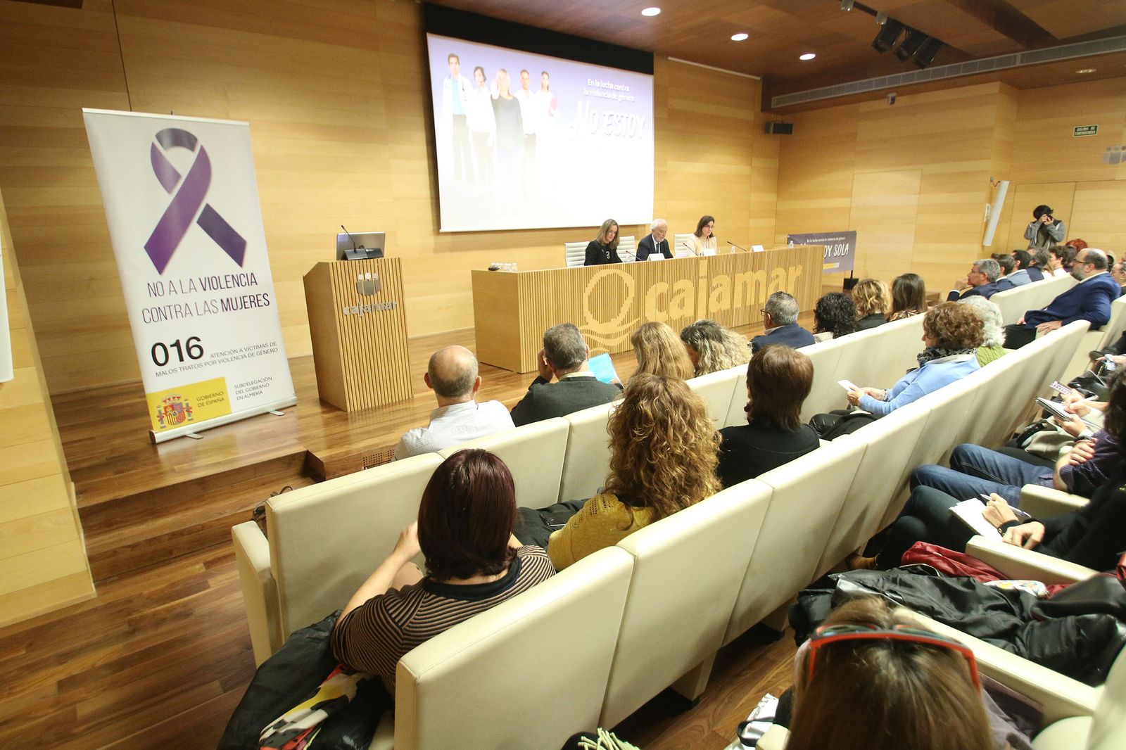 Más de mil mujeres se incorporan al sistema de protección VioGen durante el último año