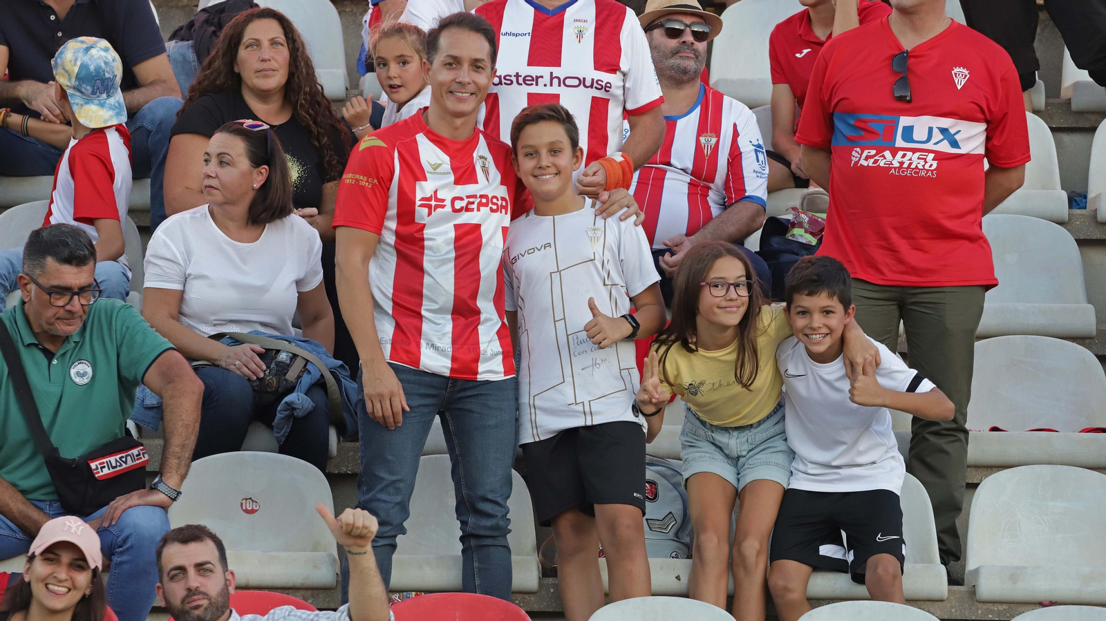 Fotos de la afición en el Nuevo Mirador