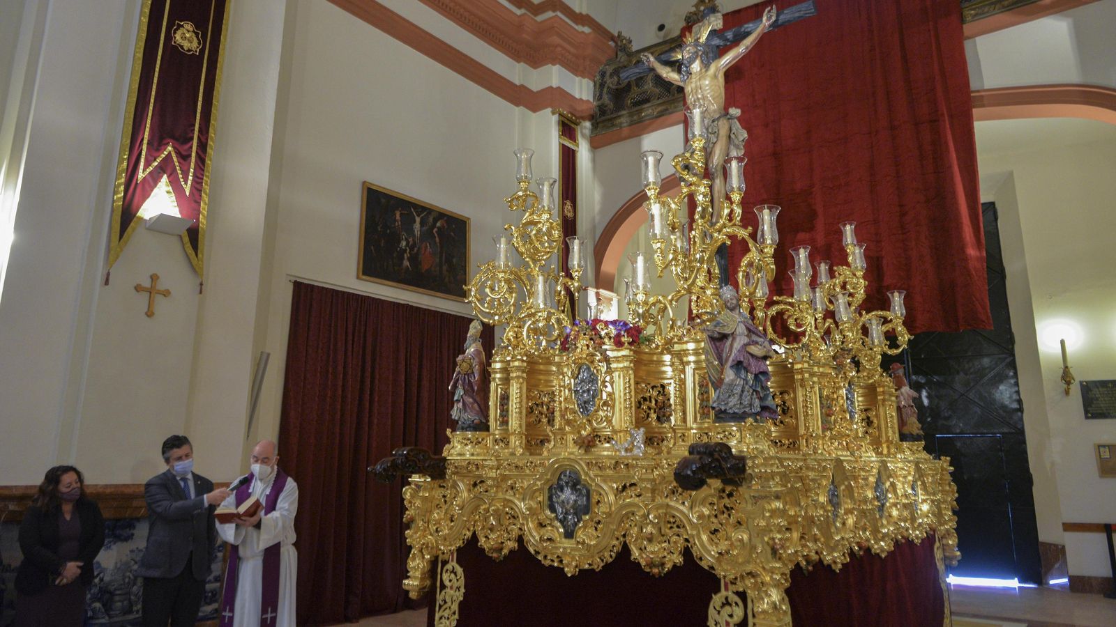 El Cachorro en su reformado paso.