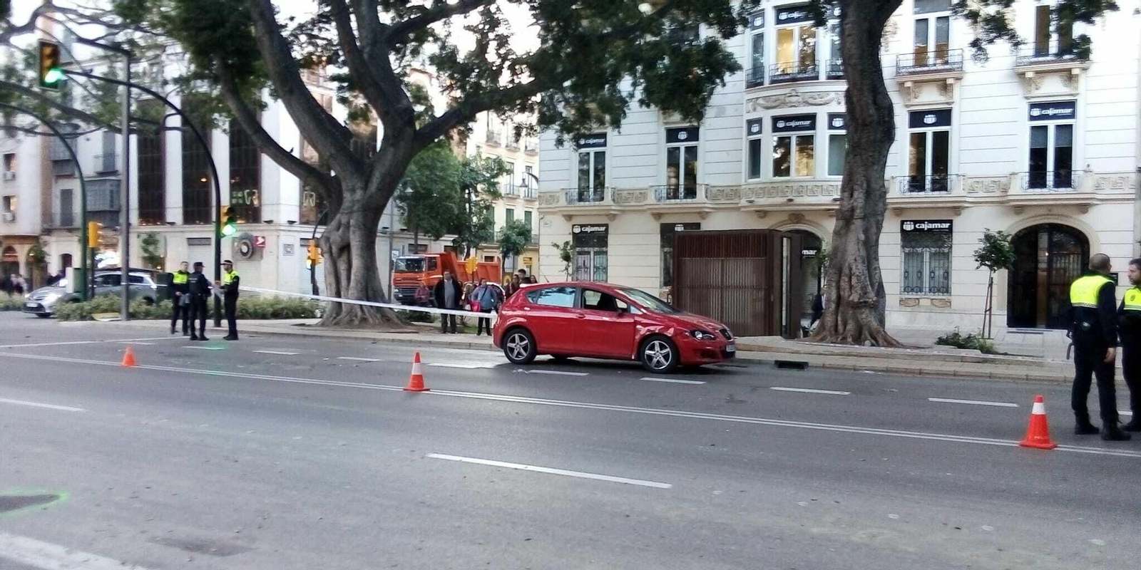 Lugar del accidente en el que ha fallecido un motorista en Málaga capital.
