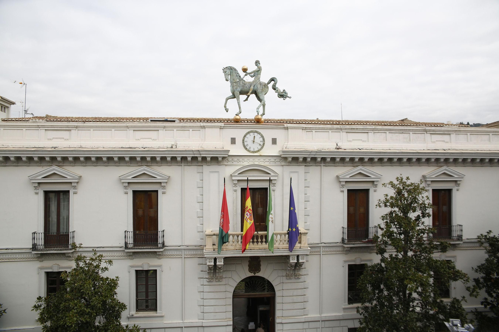 El Ayuntamiento de Granada retoma mañana la Junta de Gobierno Local  tras un mes de parón