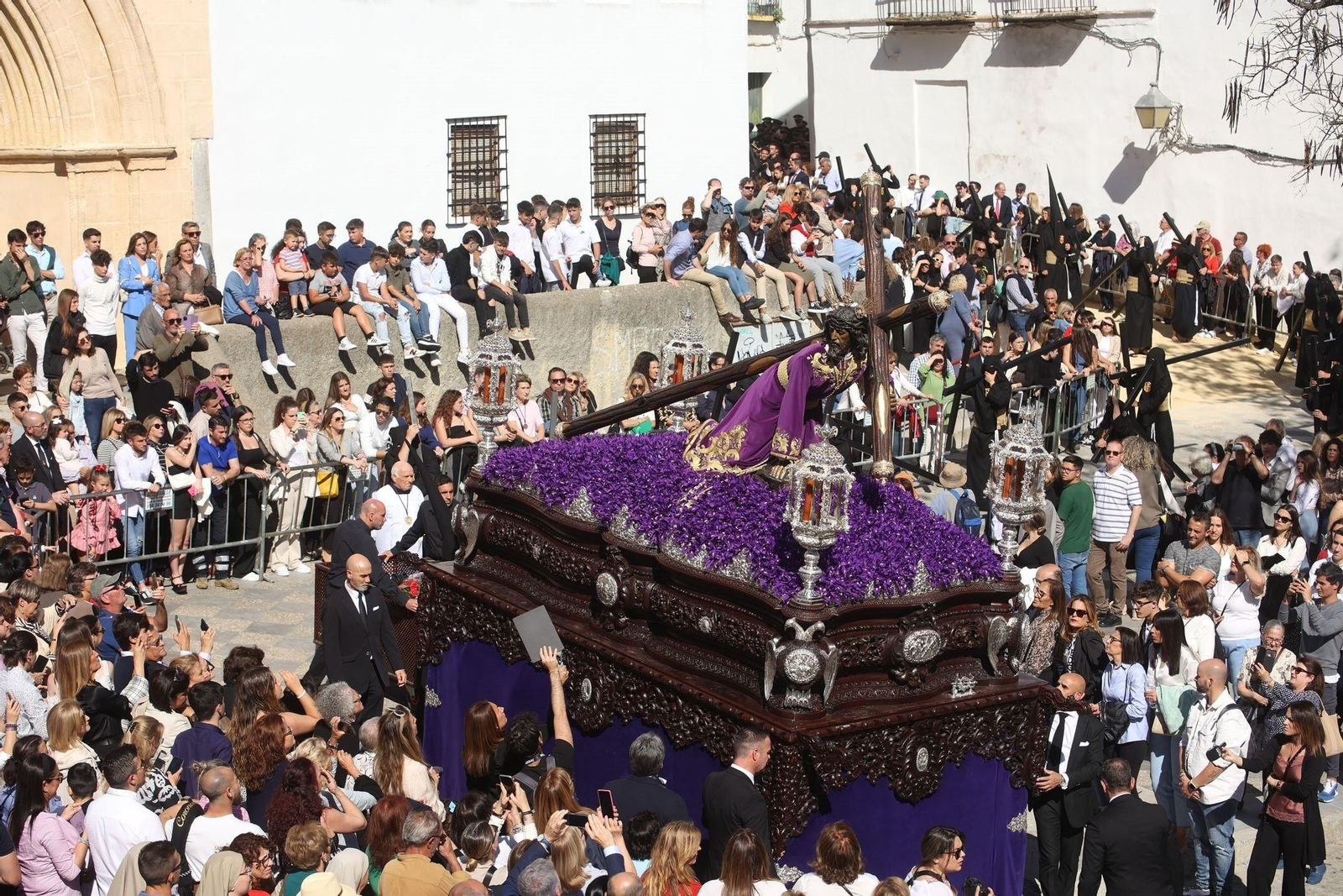 Miércoles Santo en Jerez: Las imágenes de la hermandad de las Tres Caídas.