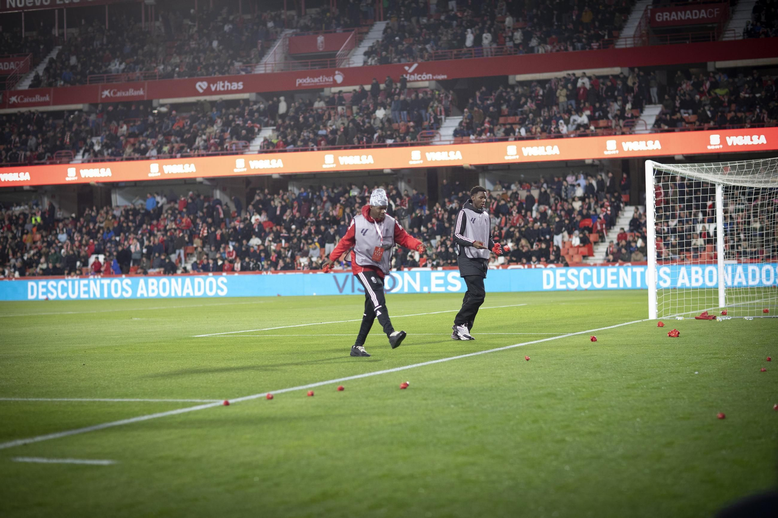 Las mejores fotos del ambiente en Los Cármenes para el derbi andaluz entre Granada CF y Córdoba CF