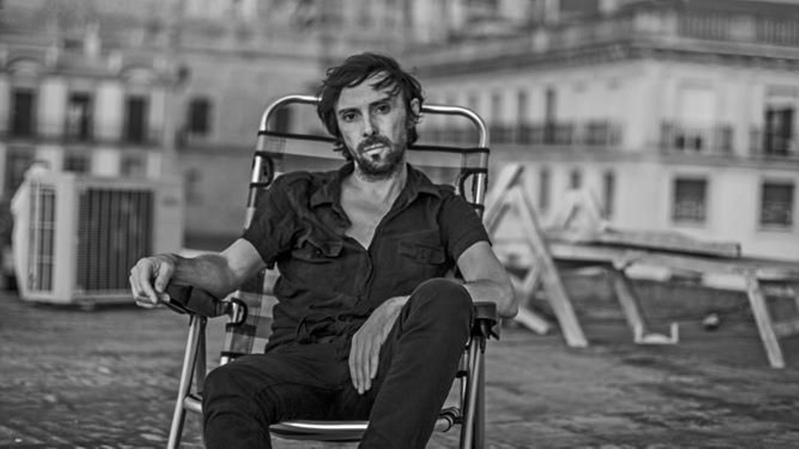 Chencho Fernández, en una imagen promocional para su segundo álbum, ‘Baladas de plata’. Chencho Fernández, en una imagen promocional para su segundo álbum, ‘Baladas de plata’.