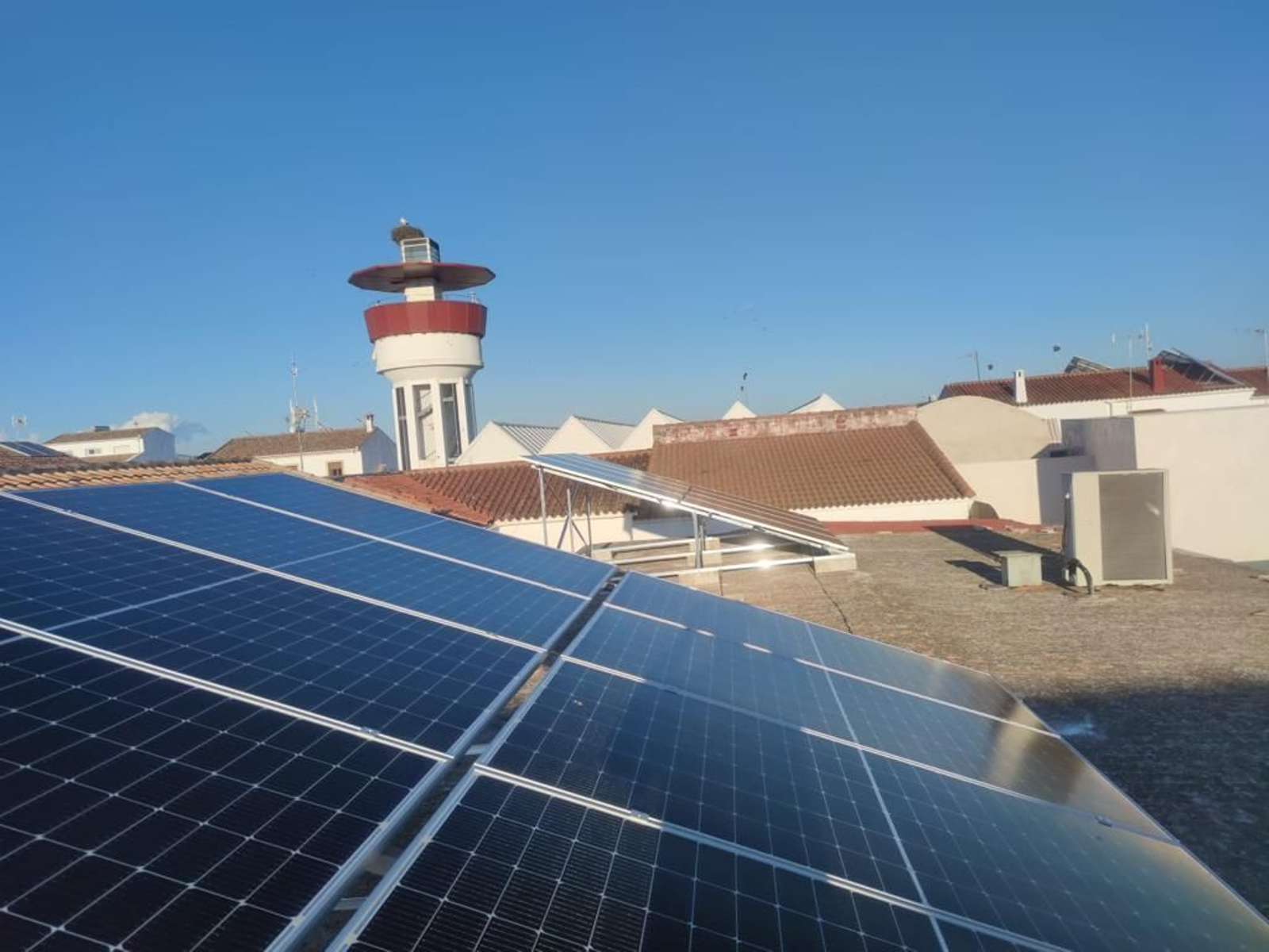 Paneles solares en Encinarejo.