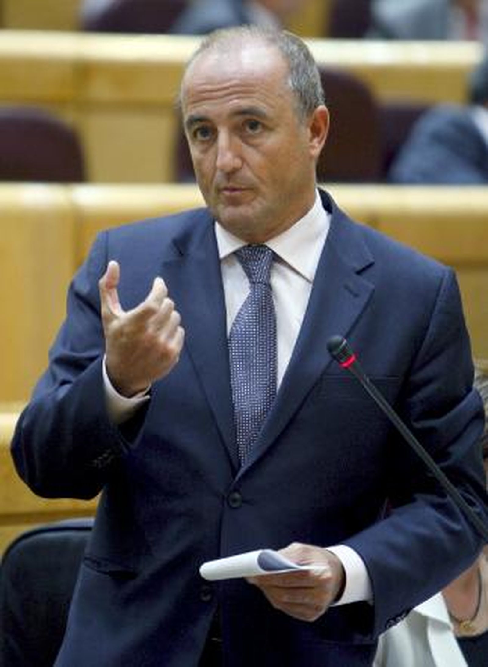 El ex ministro Miguel Sebastián propone dejar sólo las tres autonomías históricas