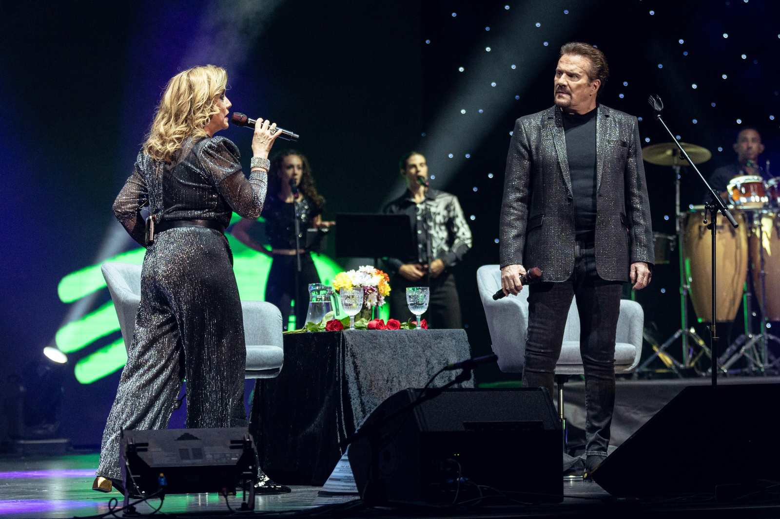 Los hermanos Galán, Pimpinela, en su concierto en Starlite de Marbella. Los hermanos Galán, Pimpinela, en su concierto en Starlite de Marbella.
