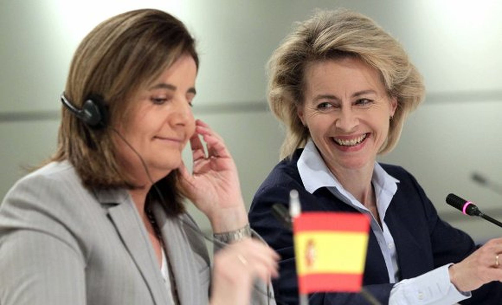 Báñez firma un acuerdo para dar empleo a 5.000 jóvenes españoles al año en Alemania