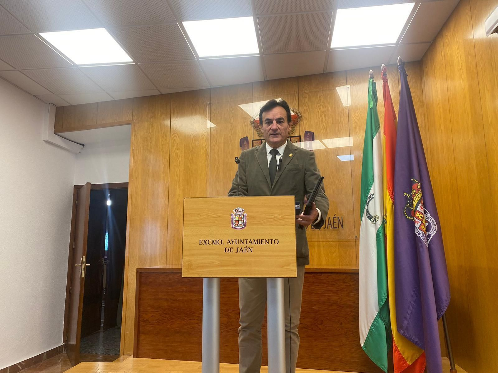 Agustín González durante una rueda de prensa.