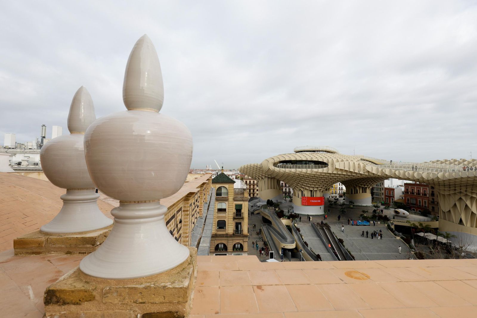 Las imágenes de la visita a las cubiertas de la Iglesia de la Anunciación