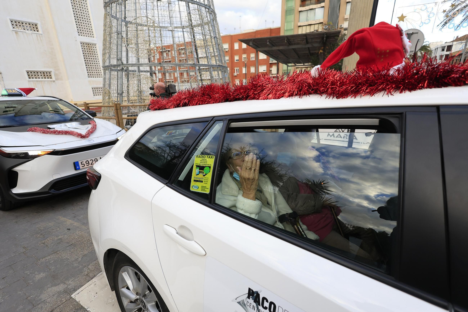 Las fotos del Paseo de la ilusión a los mayores de Algeciras